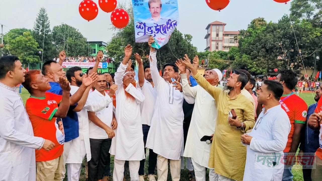 কাশিমপুরে গিয়াসউদ্দিন সরকার ফুটবল টুর্নামেন্টে উদ্বোধনী ম্যাচে বিজয়ী বারেন্ডা যুব সংঘ