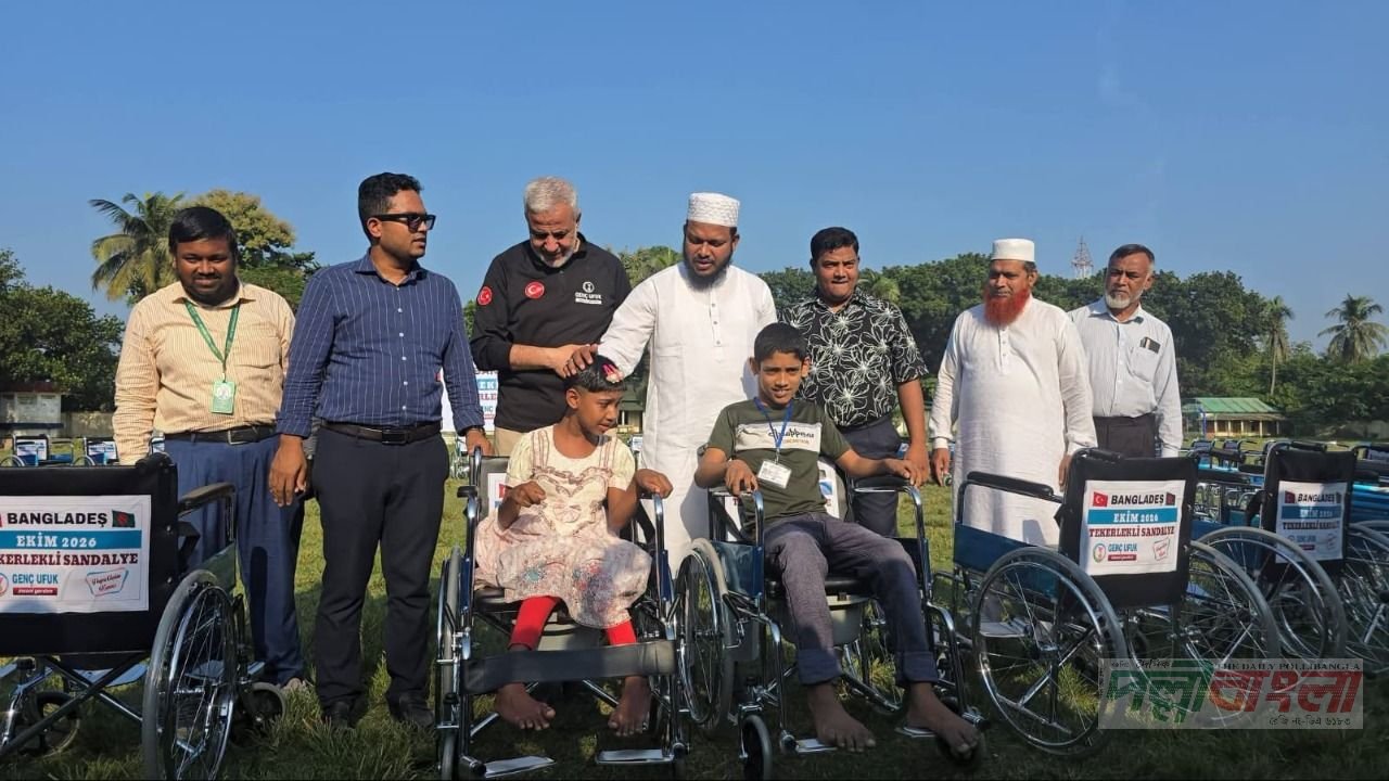 কাপাসিয়ায় সালাউদ্দিন আইউবী এমপি'র প্রচেষ্টায় ৫০ জন অসহায় প্রতিবন্ধীর মাঝে হুইলচেয়ার বিতরণ