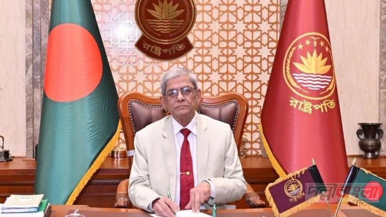 ‘মাদক ও বিষণ্নতা মুক্ত তরুণ প্রজন্ম গঠনে খেলাধুলার বিকল্প নেই’: জাতীয় স্টেডিয়ামে রাষ্ট্রপতি