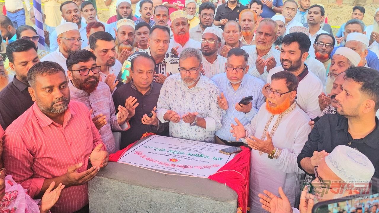 সালনায় স্কুলের ভবন উদ্ধোধন অনুষ্ঠানে বিএনপির নেতৃবৃন্দ 
