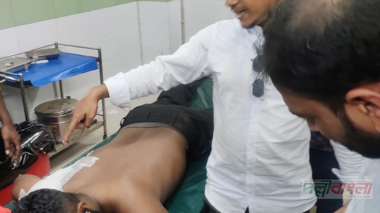 বাগেরহাটে বাংলালিংক কর্মীকে কুপিয়ে লক্ষাধিক টাকা ছিনতাই
